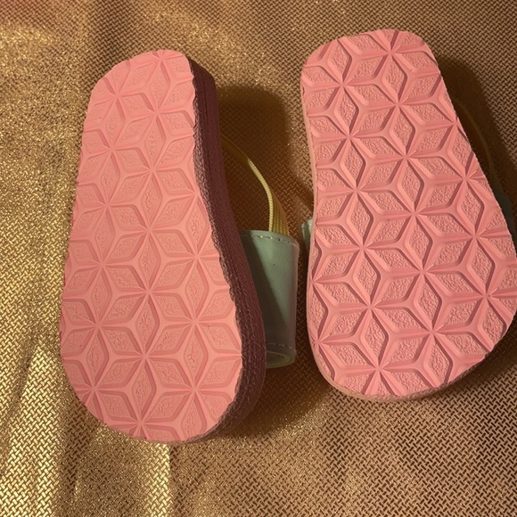 Fila kids 9-12 months sandals/flip flops. New without tags - Picture 2 of 3